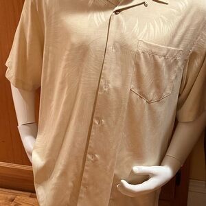 Jamaica Jaxx Men's yellow gold Hawaiian short sleeve shirt